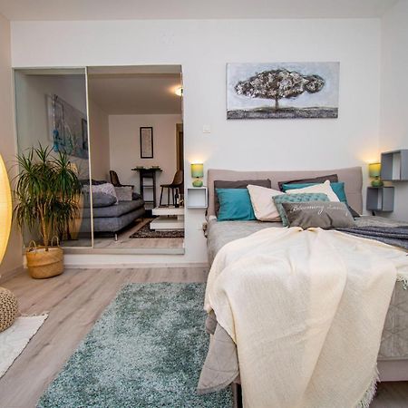Oasis Apartment Pula Exterior photo